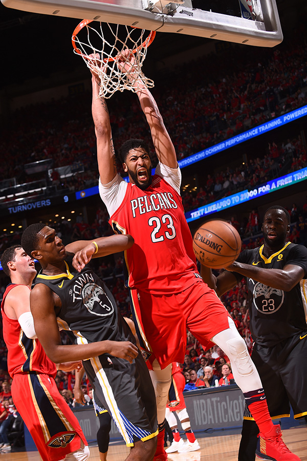 贝博- 浓眉哥戴维斯球场最佳 