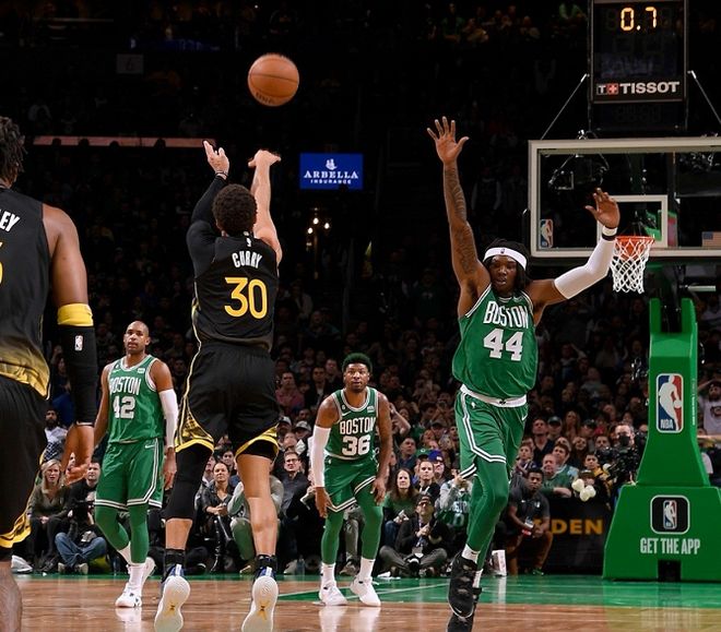 包含西亚卡姆焦点对战，塔图姆与70激战中国队分钟，大比分获胜胜负难料！观众掌声雷动的词条